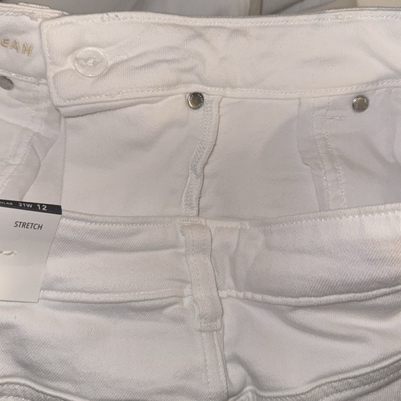 American Eagle Mom Jean - Picture 8 of 10